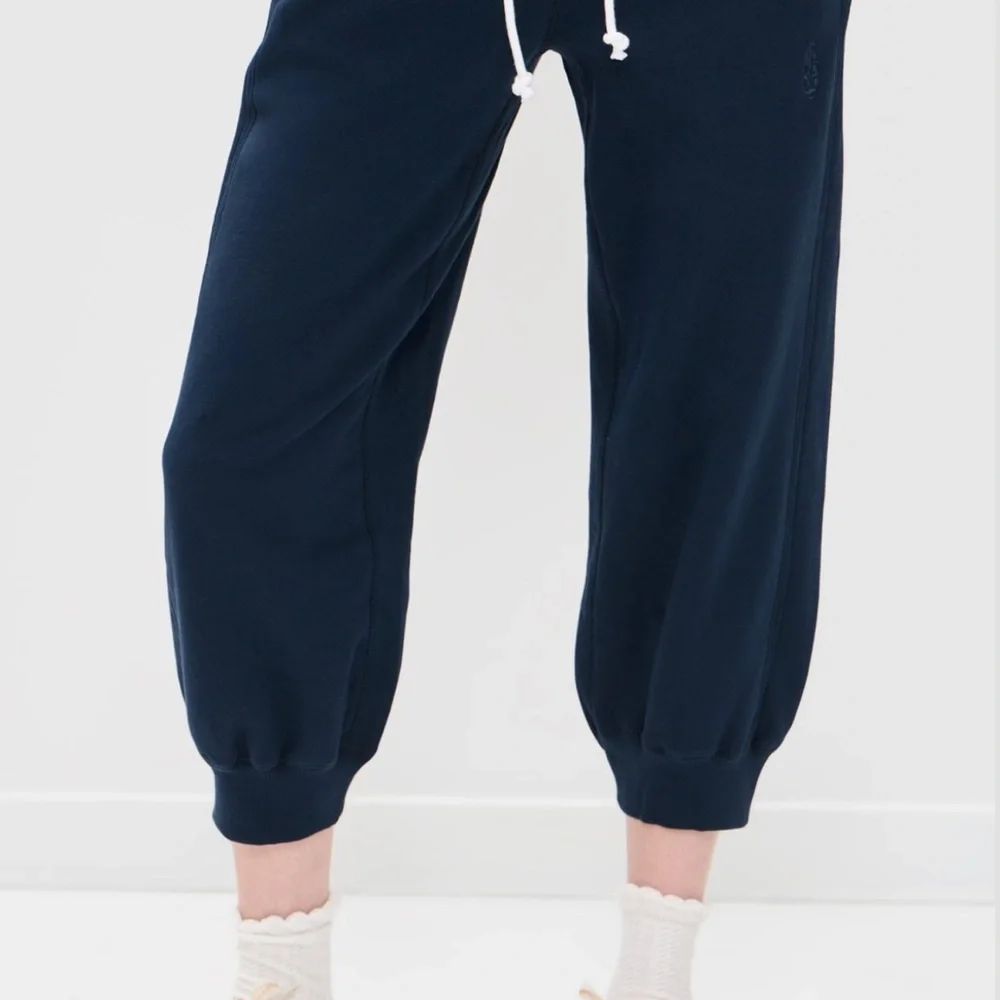 FP MOVEMENT flutter cropped joggers. Navy - Picture 3 of 6